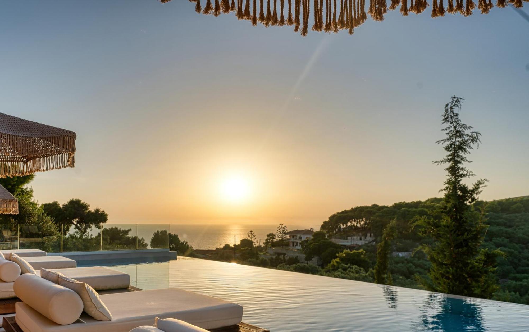Myzith Luxury Suites Kerí Kültér fotó