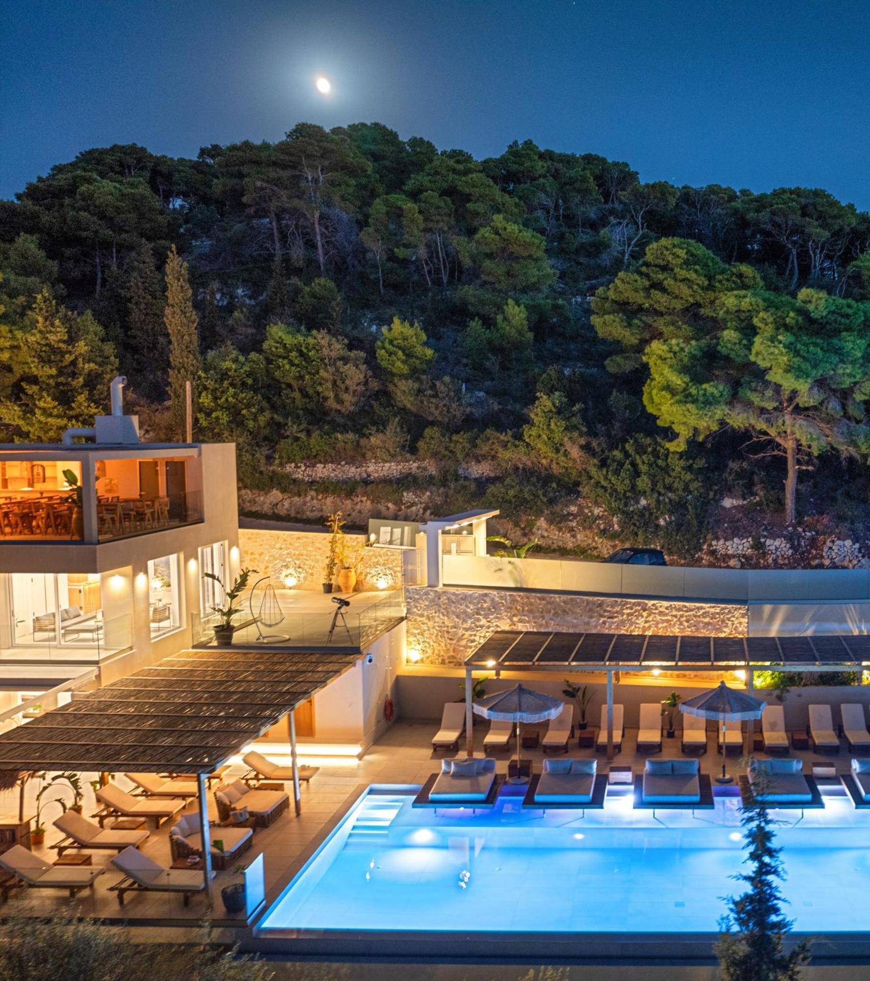 Myzith Luxury Suites Kerí Kültér fotó